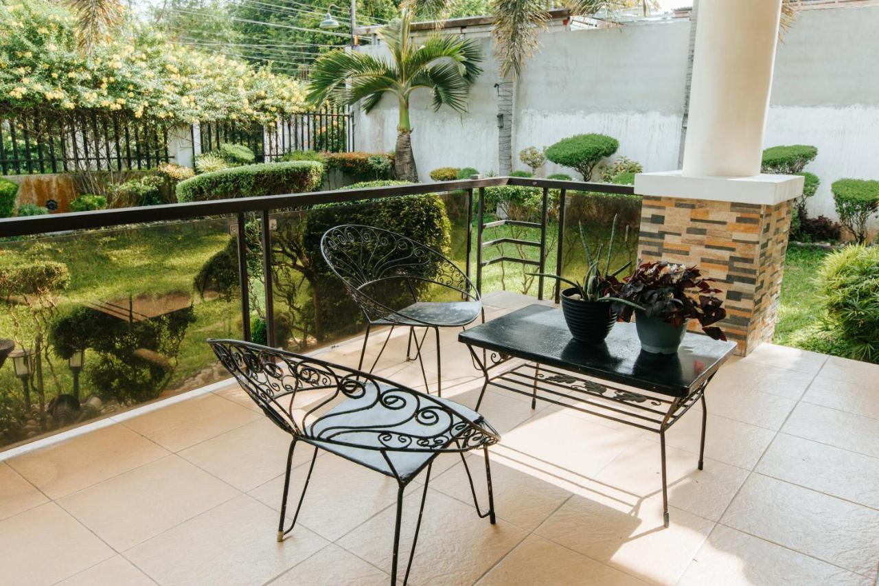 Bahay Ni Kikay Vacation Rental - Wifi Included General Santos City エクステリア 写真